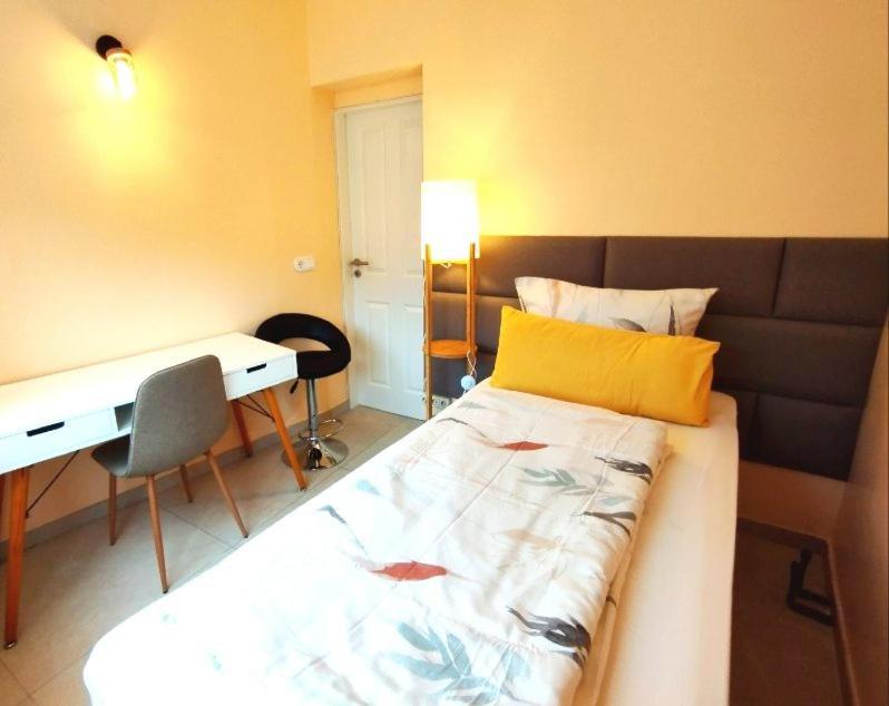 River View Near Frankfurt -- 3 Zimmer -- 4 Betten Und 1 Groesse Schlafcouch Hainburg Exterior foto